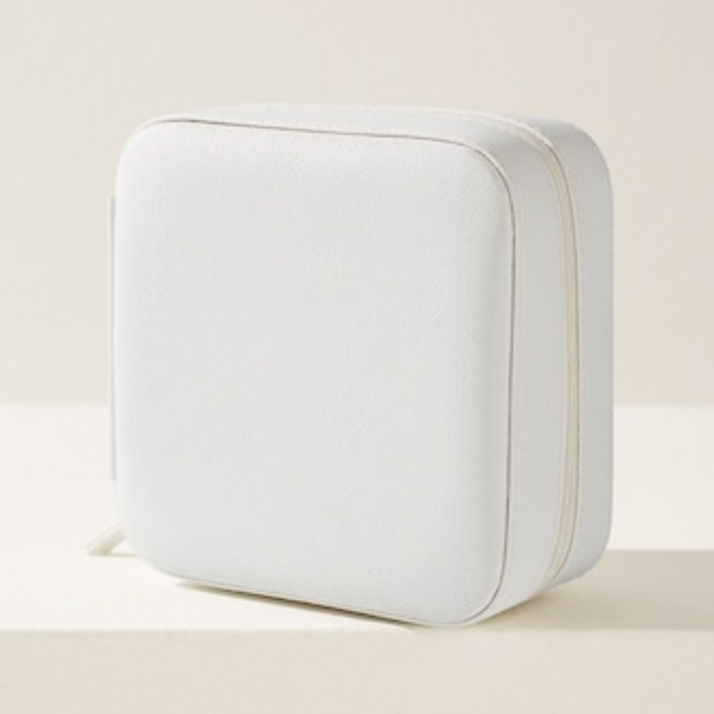 NEW! Chico's Jewelry Travel Storage Organizer Case 2.25” x 5.25” White/Cream - Picture 2 of 9